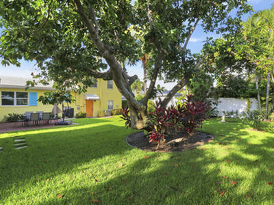 207 Blossom Lane, Palm Beach Shores, FL 33404