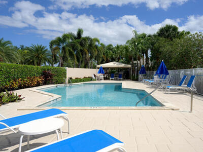 32 Admirals Court, Palm Beach Gardens, FL 33418