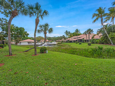 135 Old Meadow Way, Palm Beach Gardens, FL 33418