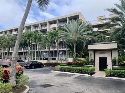 1830 Embassy Drive, West Palm Beach, FL 33401