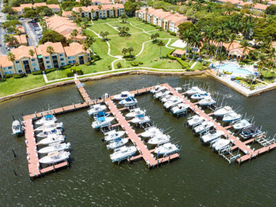 135 Yacht Club Way, Hypoluxo, FL 33462