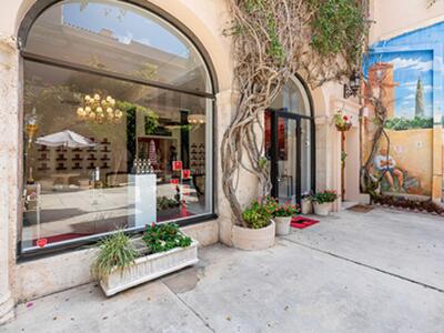 256 Worth Avenue