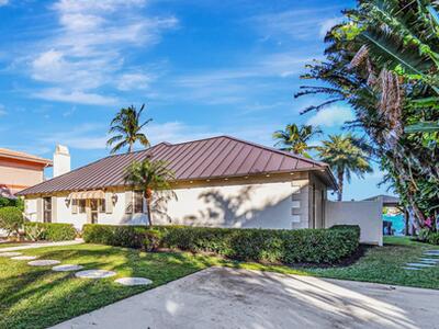 310 S Lake Drive, Lantana, FL 33462