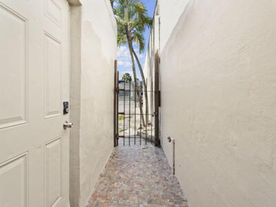 805 Lake Avenue, Lake Worth Beach, FL 33460