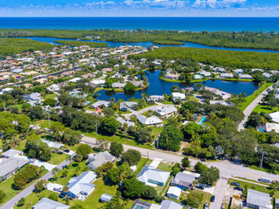 10600 SE Gomez Avenue, Hobe Sound, FL 33455