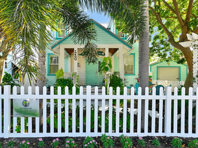 110 S Palmway, Lake Worth Beach, FL 33460