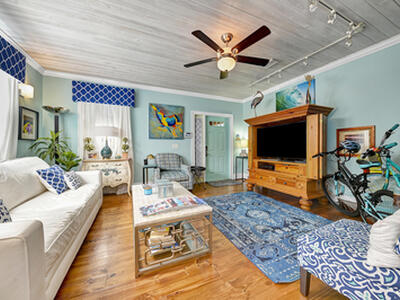 110 S Palmway, Lake Worth Beach, FL 33460