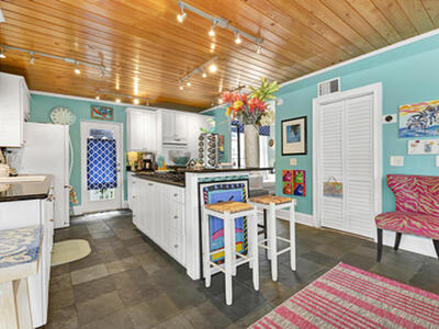 110 S Palmway, Lake Worth Beach, FL 33460