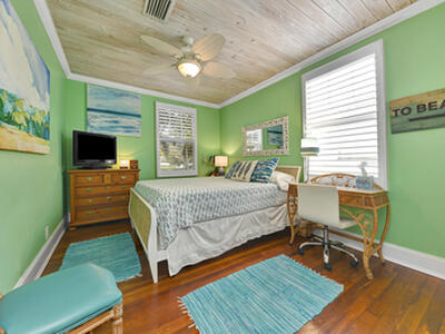 110 S Palmway, Lake Worth Beach, FL 33460