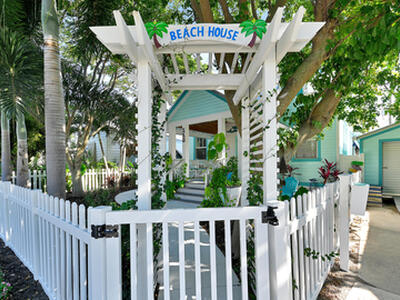 110 S Palmway, Lake Worth Beach, FL 33460