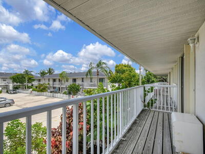 326 W Pine Street, Lantana, FL 33462