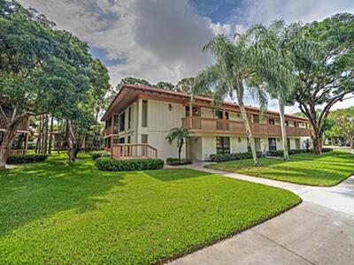 135 Brackenwood Road, Palm Beach Gardens, FL 33418