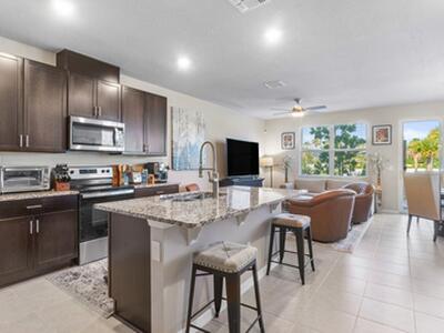 4062 Hot Springs Avenue, Palm Springs, FL 33461