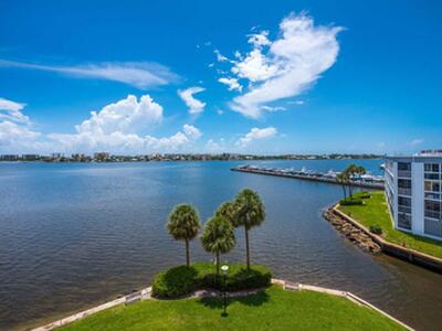896 N Federal Highway, Lantana, FL 33462