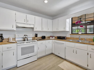 691 NW Sharpe Street, Port Saint Lucie, FL 34983