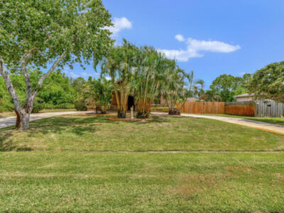 691 NW Sharpe Street, Port Saint Lucie, FL 34983
