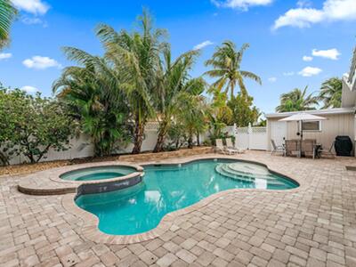 460 Sunrise Way, Juno Beach, FL 33408