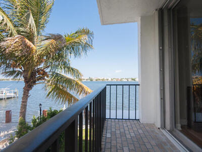 301 Croton Avenue, Lantana, FL 33462