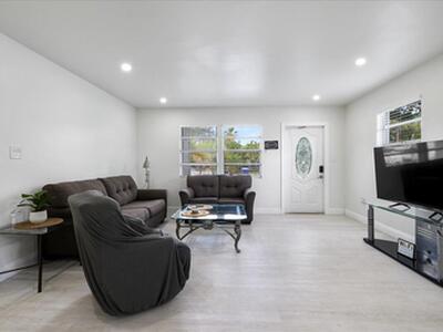 503 N Pennock Lane, Jupiter, FL 33458