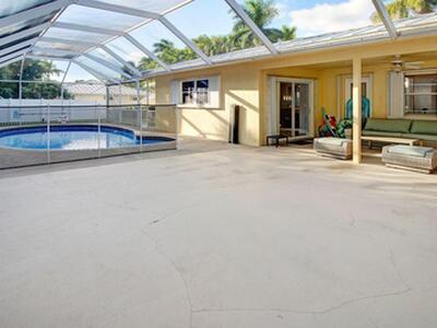 120 Park Lane E, Hypoluxo, FL 33462