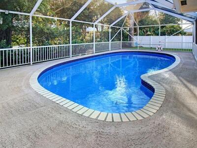 120 Park Lane E, Hypoluxo, FL 33462