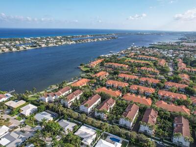 120 Park Lane E, Hypoluxo, FL 33462