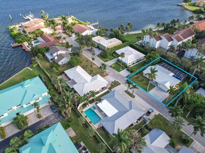 120 Park Lane E, Hypoluxo, FL 33462