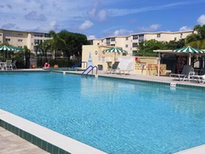 2400 NE 1st Lane, Boynton Beach, FL 33435