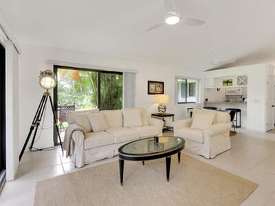 526 Club Drive, Palm Beach Gardens, FL 33418