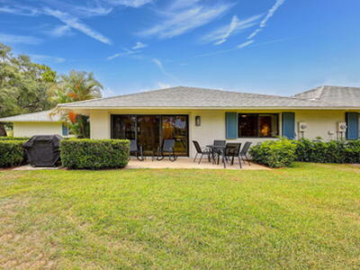 526 Club Drive, Palm Beach Gardens, FL 33418