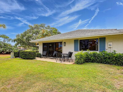 526 Club Drive, Palm Beach Gardens, FL 33418