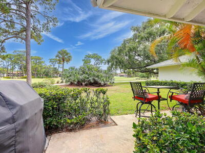 526 Club Drive, Palm Beach Gardens, FL 33418
