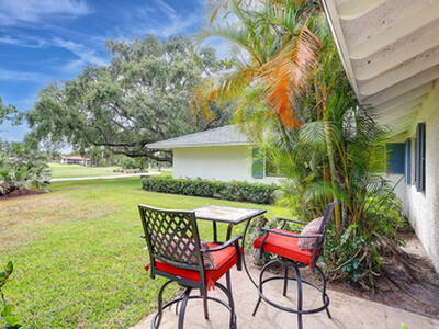 526 Club Drive, Palm Beach Gardens, FL 33418