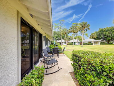 526 Club Drive, Palm Beach Gardens, FL 33418