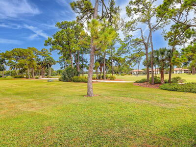 526 Club Drive, Palm Beach Gardens, FL 33418