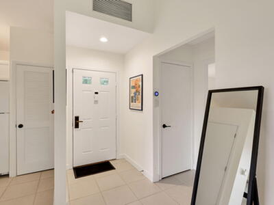 526 Club Drive, Palm Beach Gardens, FL 33418