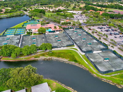 526 Club Drive, Palm Beach Gardens, FL 33418