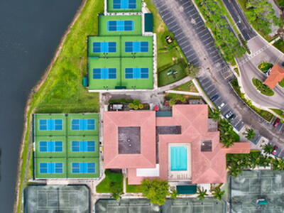 526 Club Drive, Palm Beach Gardens, FL 33418