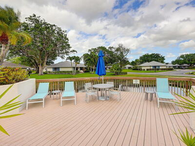 526 Club Drive, Palm Beach Gardens, FL 33418