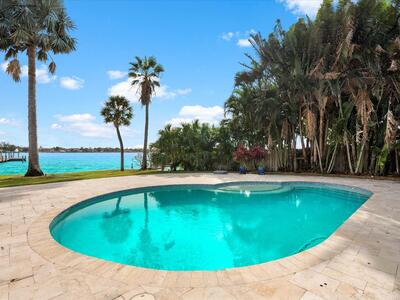 714 S Lake Drive, Lantana, FL 33462