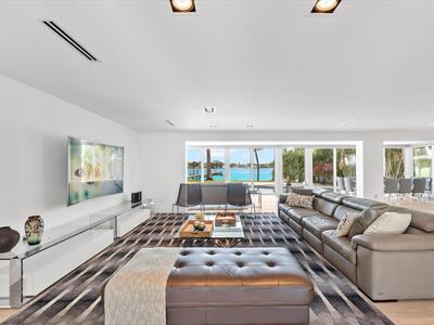 714 S Lake Drive, Lantana, FL 33462