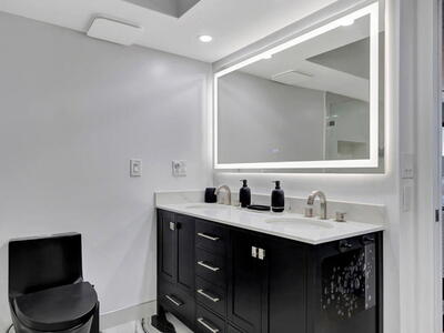 5550 N Ocean Drive, Singer Island, FL 33404