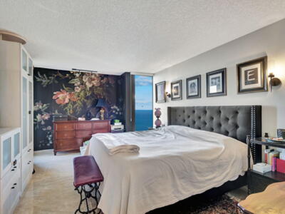 5550 N Ocean Drive, Singer Island, FL 33404