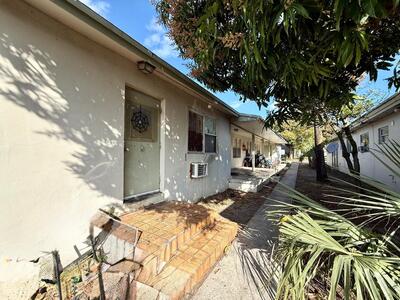 817 2nd Street