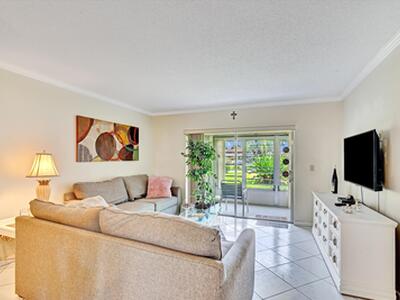 22 Abbey Lane, Delray Beach, FL 33446