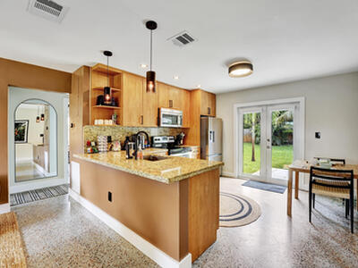 820 NE 17 Street, Fort Lauderdale, FL 33305