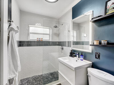 820 NE 17 Street, Fort Lauderdale, FL 33305