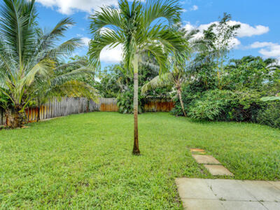 820 NE 17 Street, Fort Lauderdale, FL 33305