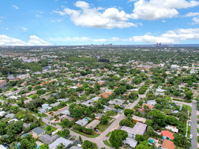 820 NE 17 Street, Fort Lauderdale, FL 33305