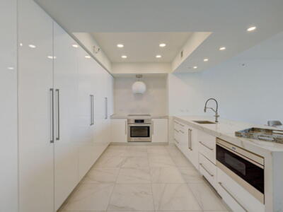 2640 Lake Shore Drive, Riviera Beach, FL 33404